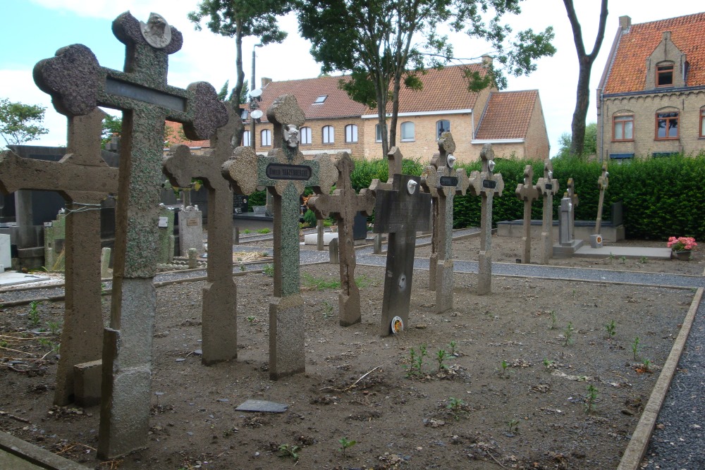 Belgian Graves Veterans Sint-Pieters-Kapelle (Middelkerke) #1