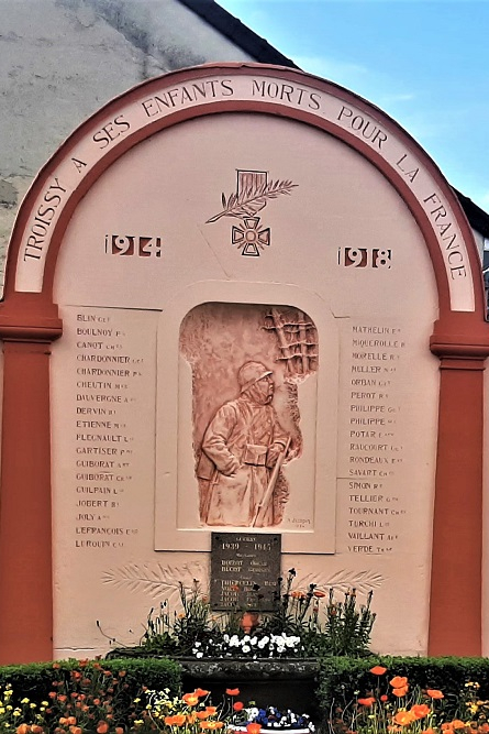 Oorlogsmonument Troissy #2