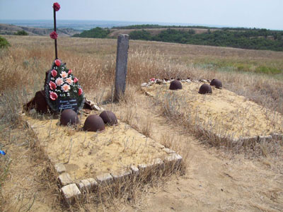 Massagraven Russische Soldaten & Tankmonument #1