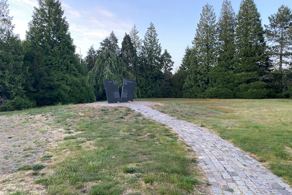 Monument Vergissingsbombardement Nijmegen #2