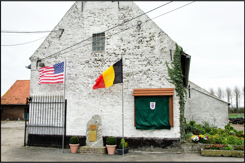 Monument Gordon Crew Dergneau #1