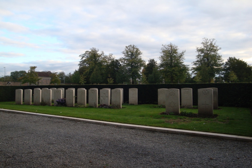 Commonwealth War Graves Leuven #2