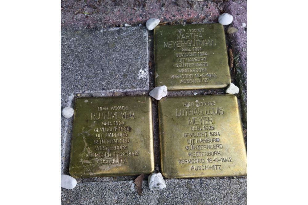 Stolpersteine Julianalaan 14