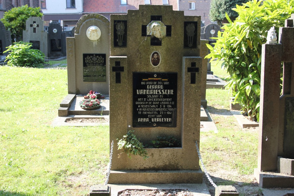 Belgian War Graves Heurne #2