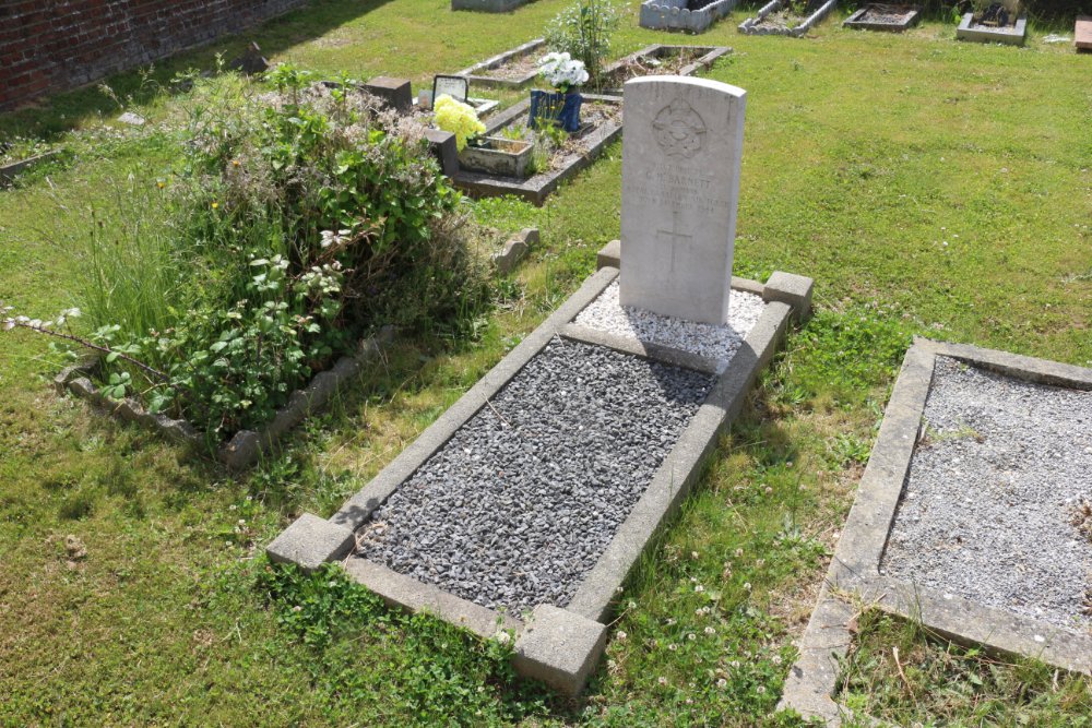 Commonwealth War Grave Jemeppe-sur-Sambre #4