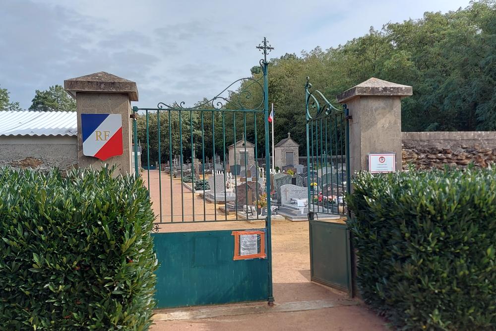 French War Graves Pontvallain Cemetery #1