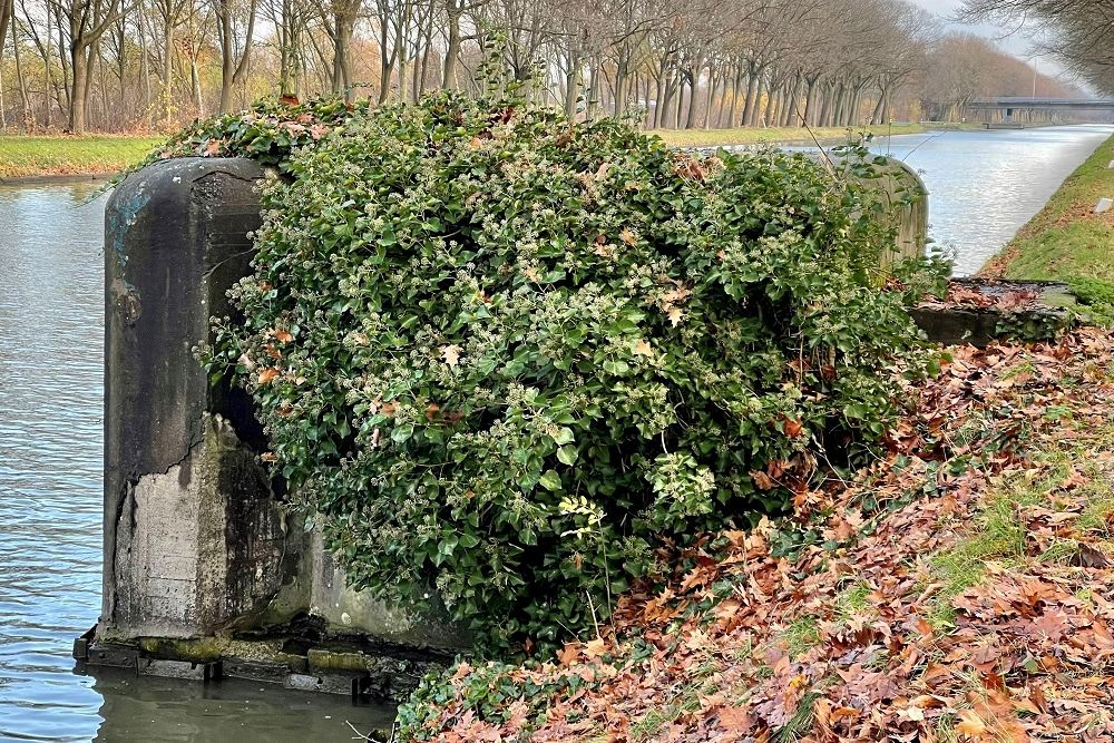 Bunker 17 Border Defence Bocholt-Herentals Canal