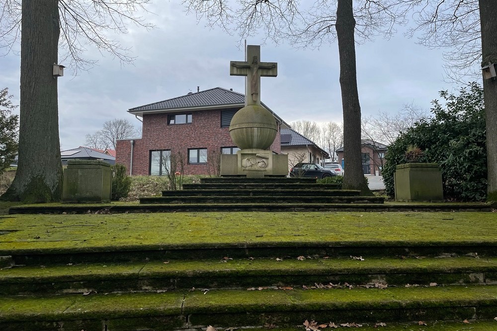 War Memorial Klein-Reken #1