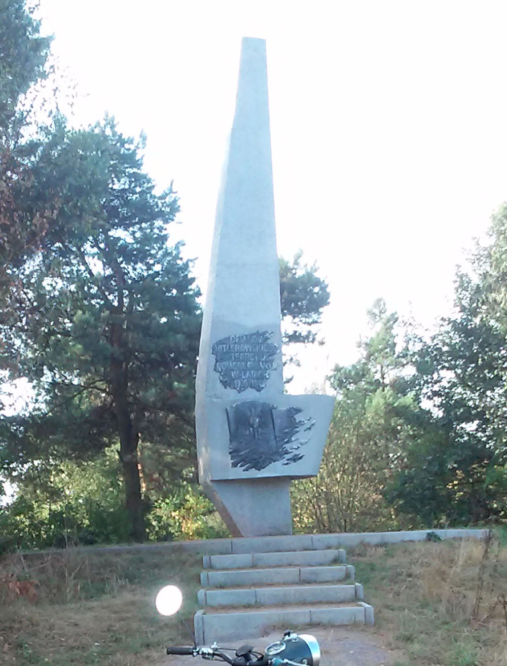 Monument Slachtoffers Fascisme 1939-1945 Kielce #1