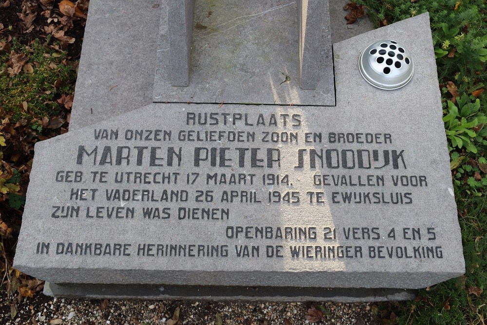 Dutch War Grave General Cemetery Hippolytushoef #3