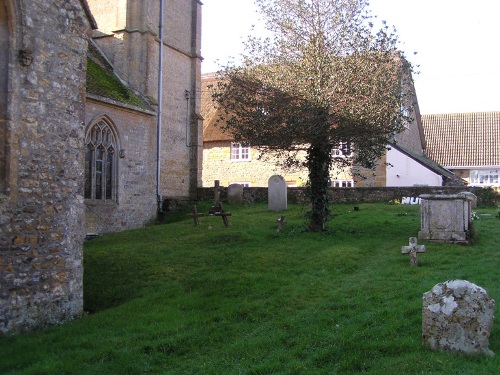 Oorlogsgraf van het Gemenebest St. Giles Churchyard #1