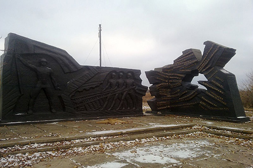 Mass Grave Soviet Soldiers Zelene