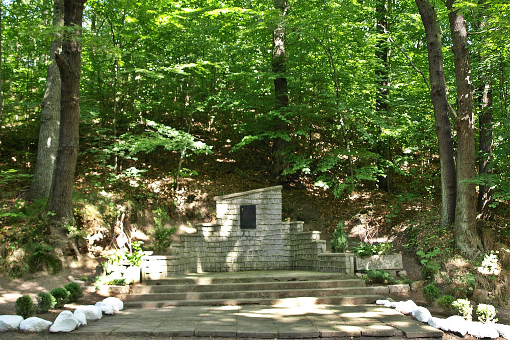 Monument Kolonel Stanislaw Dabek #1