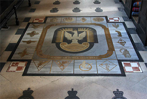 Monument Poolse Luchtmacht St. Clement Danes Church