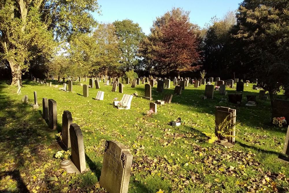 Commonwealth War Graves Alford Cemetery #1