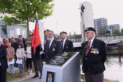 Memorial Suffolk Liberators City Bridge Weert #1