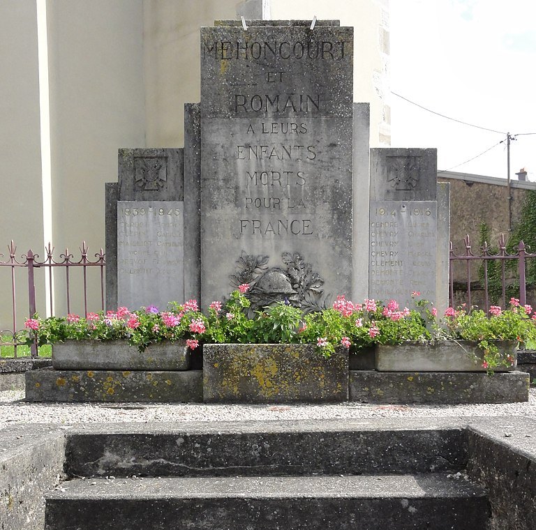 War Memorial Mhoncourt
