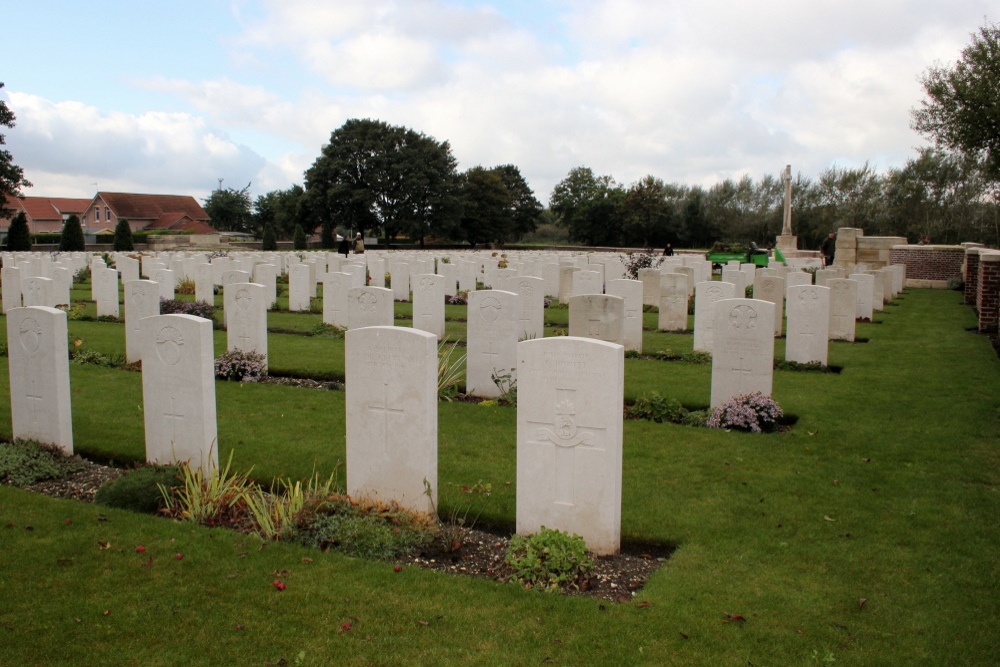 Commonwealth War Cemetery Philosophe #3