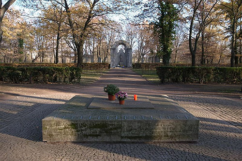 Duitse Oorlogsbegraafplaats Dessau