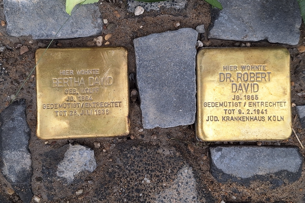 Stumbling Stones Bahnstraße 45