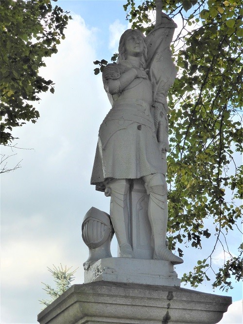 War Memorial Léglise #2