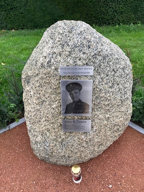 Monument John R. Towle #2