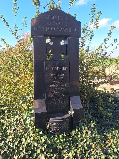 Begraafplaats Juntersdorf #5