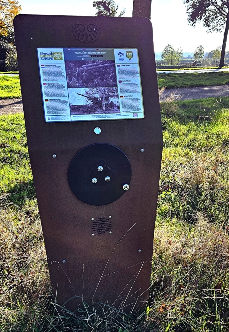 Liberation Route Marker 119: De Hattert Castle #2