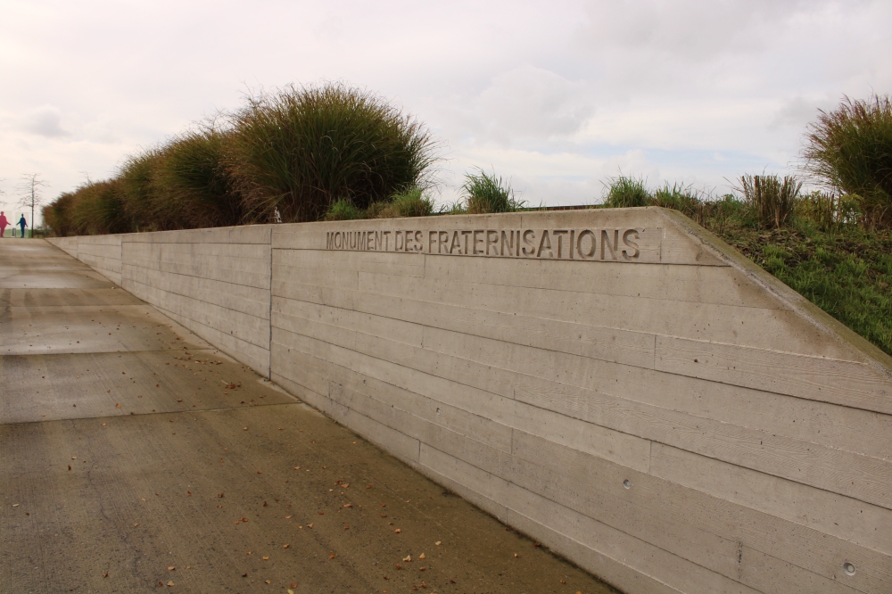Monument to the Fraternisations #4