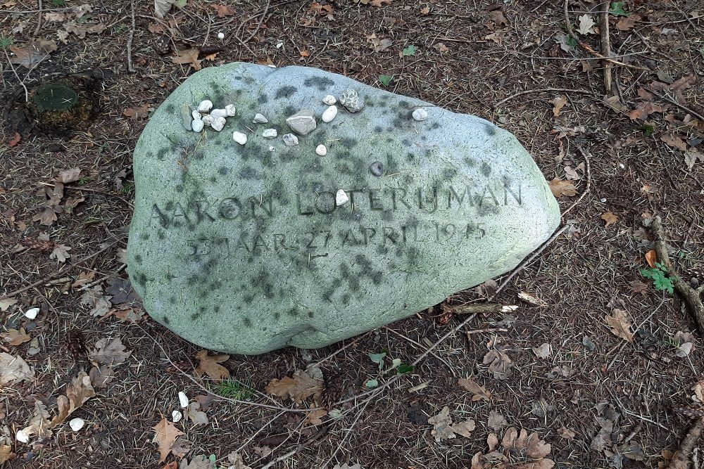 Memorial stone Aaron Loterijman #3