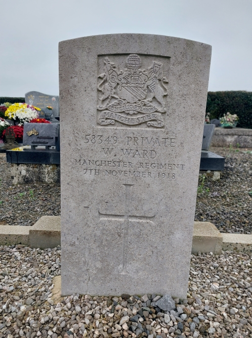 Commonwealth War Graves Taisnières-en-Thiérache #3