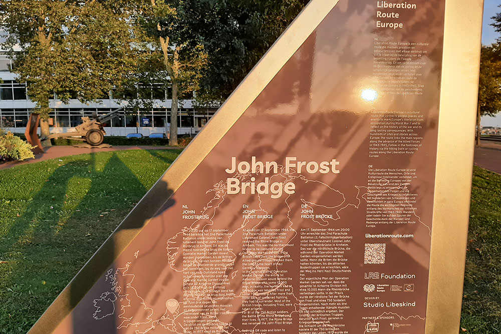 Vector of Memory: John Frost Bridge #2