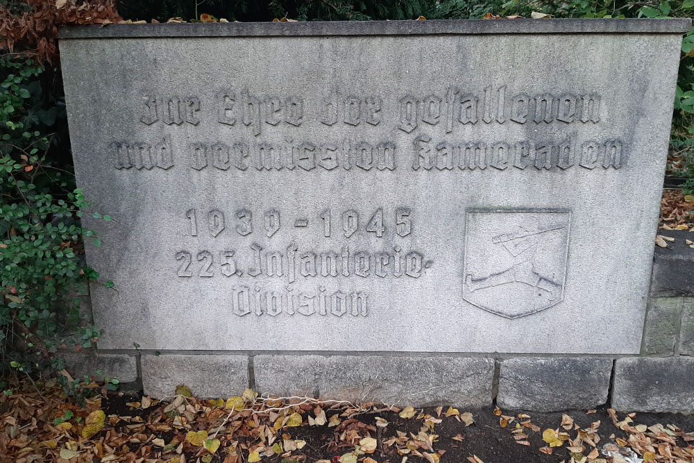 Memorial 225th Infantry Division #3
