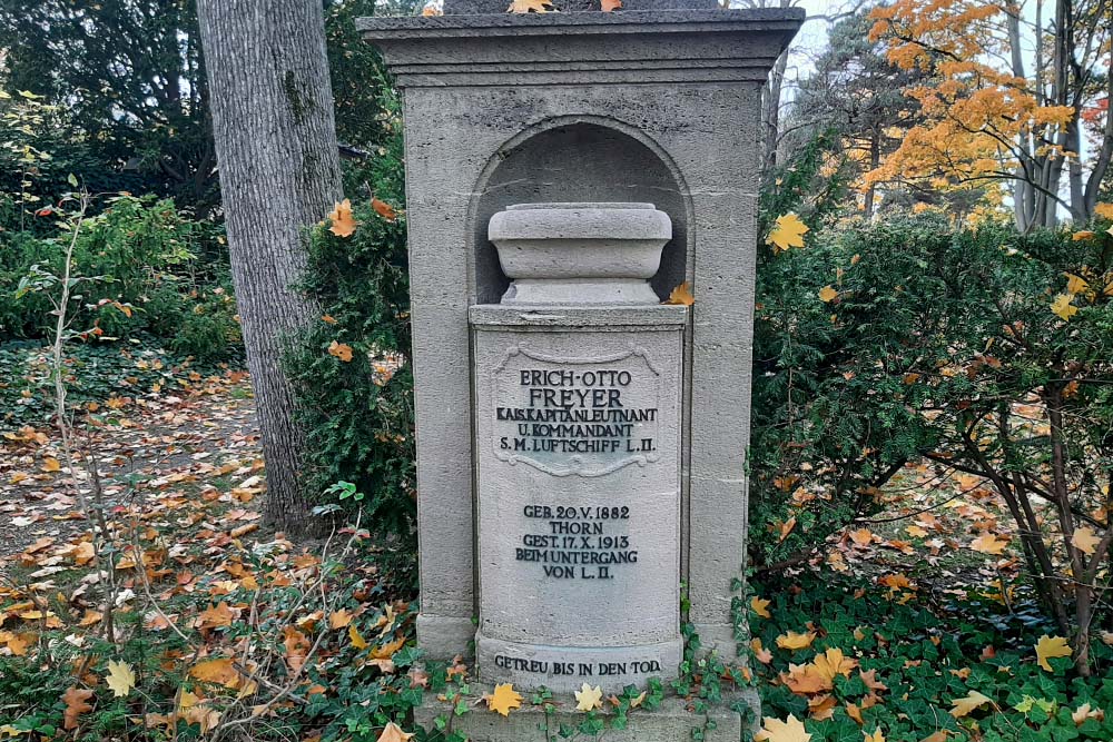 Monument Zeppelin LZ18 #3