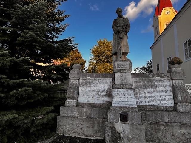 War Memorial Wilfleinsdorf #2