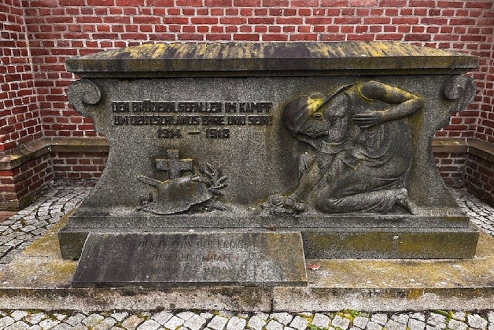 Memorial Fallen First and Second World War #2