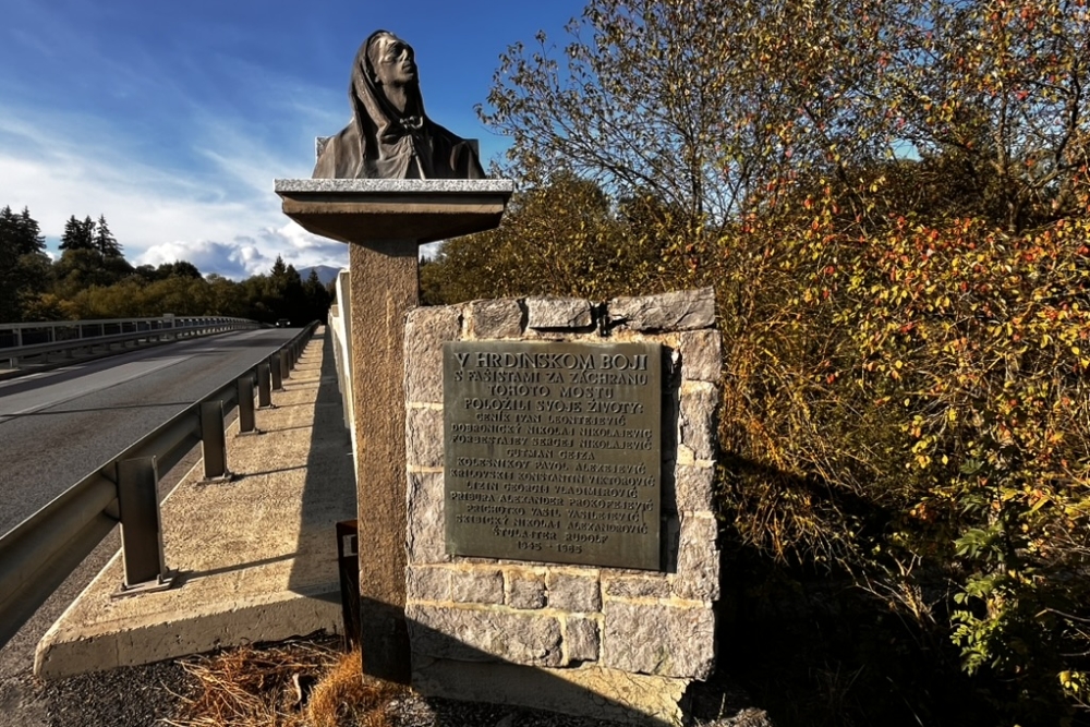 Memorial Fallen Partisans #1