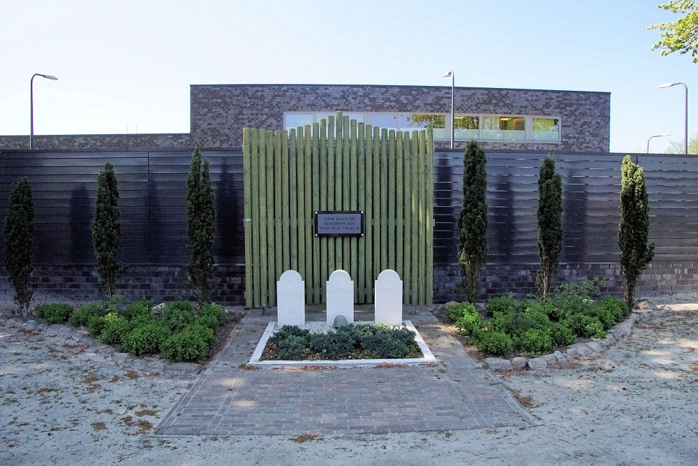 Memorial Roman Catholic Cemetery Klazienaveen #2