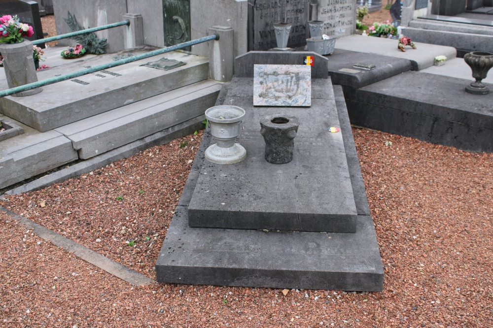 Belgian War Graves La Hestre
