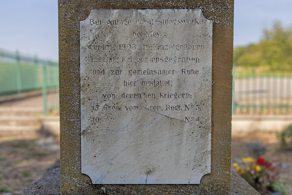 German-French War Cemetery in Mey #4