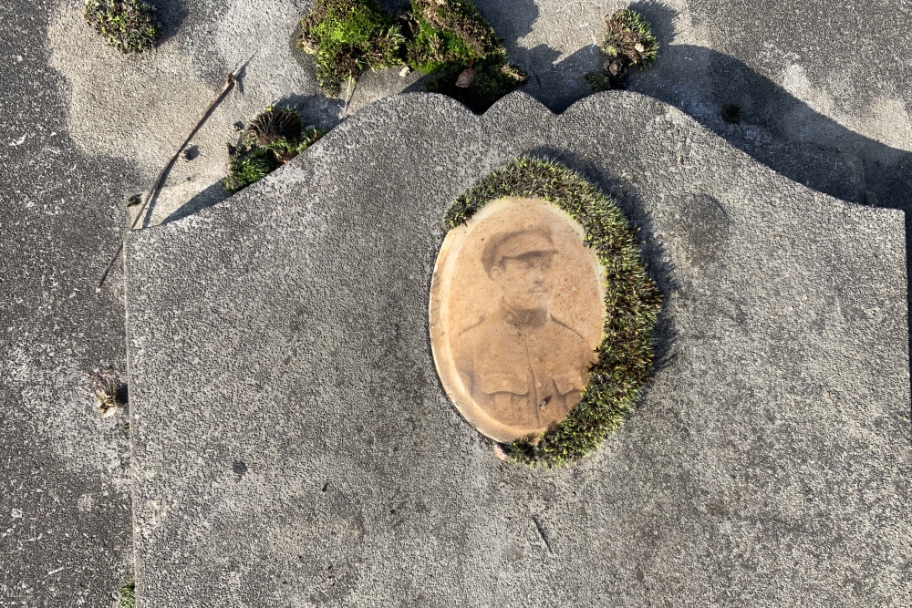 Belgische Oorlogsgraven Ougrée-Sclessin #4