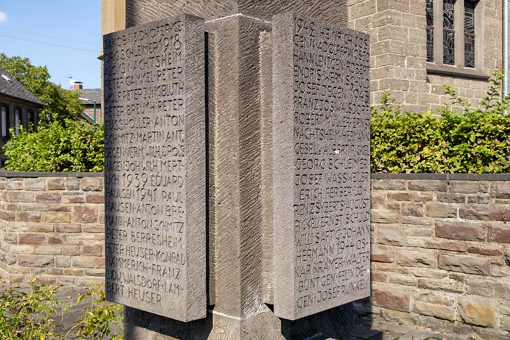 Oorlogsmonument Niederlützing #2