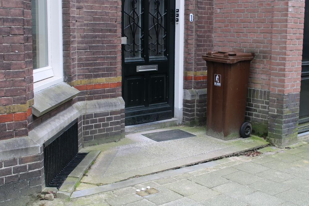Stumbling Stones Justus van Effenstraat 1 #4