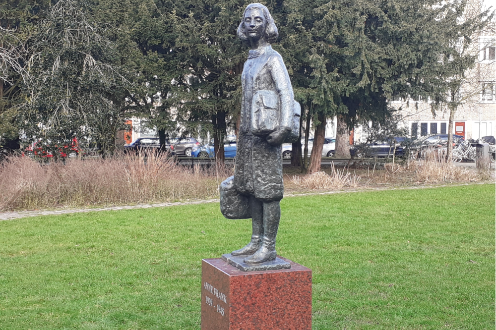 Monument Anne Frank Merwedeplein Amsterdam #6