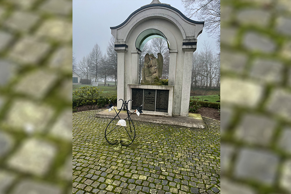 War Memorial Venhaus #2