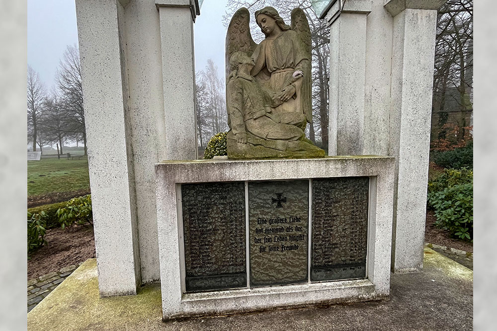 War Memorial Venhaus #4