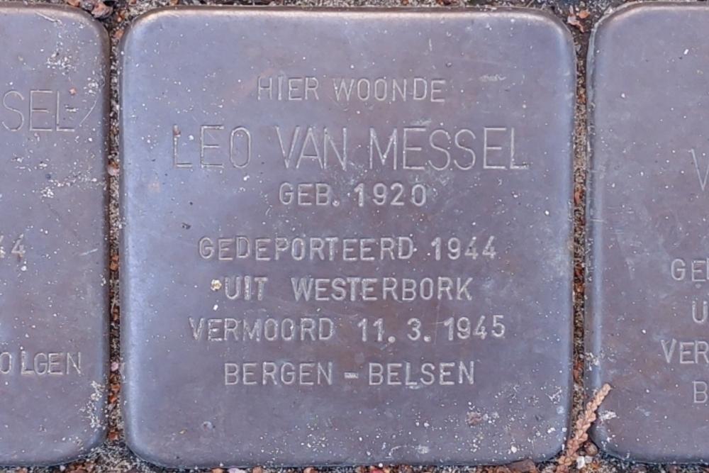 Stumbling Stones Hugo Molenaarstraat 5 #4