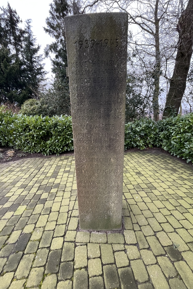 War Memorial Brümsel #3