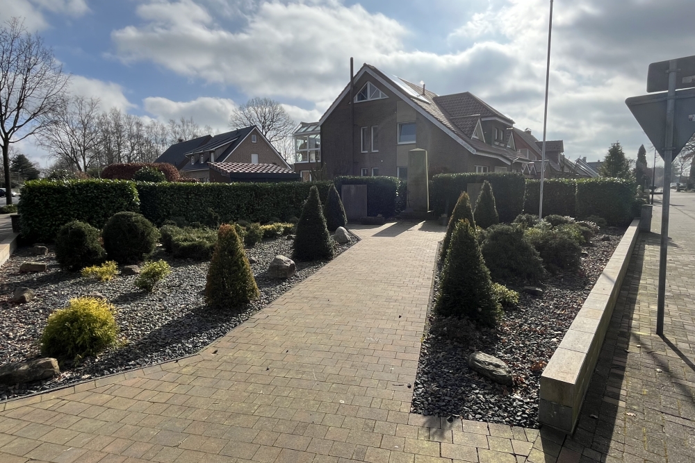 War Memorial Varenrode #2