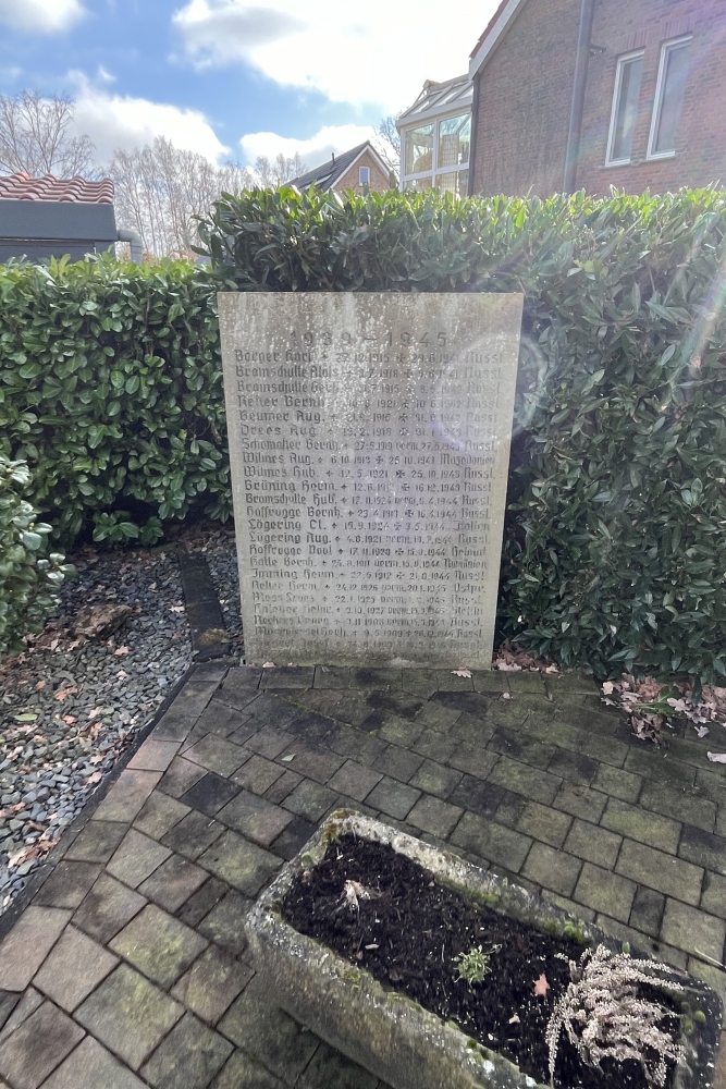 War Memorial Varenrode #3